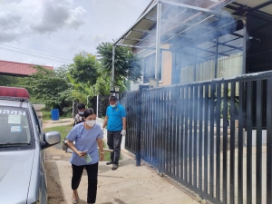 กองสาธารณสุขและสิ่งแวดล้อม ร่วมกับงานป้องกันและบรรเทาสาธารณภัย  ออกพ่นหมอกควัน  เพื่อป้องกันโรคไข้เลือดออก ในพื้นที่หมู่5 หมู่10 และหมู่  11