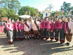 วันที่ 11 พ.ย 61 เทศบาลตำบลตาลสุม ร่วมพิธีฟ้อนมือและวางขันหมากเบ็ง ณ ทุ่งศรีเมืองอุบลราชธานี